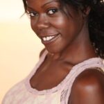 จูลานน์ ชิดิ ฮิลล์ (Julanne Chidi Hill)