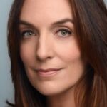 จูเลีย เค. เมอร์นีย์ (Julia K. Murney)