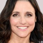 จูเลีย หลุยส์-เดรย์ฟัส (Julia Louis-Dreyfus)