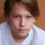 จูเลียน เกรย์ (Julian Grey)