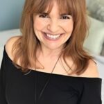 จูลี่ แมดดาเลน่า (Julie Maddalena)