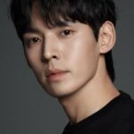 คังฮยองซอก (Kang Hyung-suk)