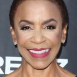 คาเรน อาเบอร์ครอมบี้ (Karen Abercrombie)