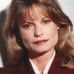 เคย์ เลนซ์ (Kay Lenz)