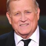 เคน ฮาวเวิร์ด (Ken Howard)