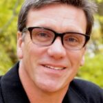 เควิน โครว์ลีย์ (Kevin Crowley)