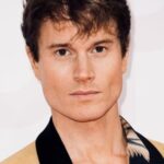 ลอรี พอล คัลเวิร์ต (Laurie Paul Calvert)