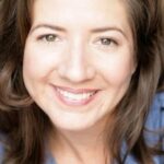 เลสลี่ย์ เบแวน (Lesley Bevan)