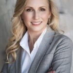 เลสลี่ ไซด์ส (Leslie Sides)