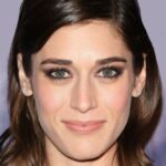 ลิซซี่ แคปแลน (Lizzy Caplan)