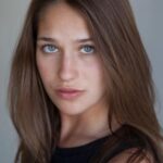 โลล่า เคิร์ก (Lola Kirke)