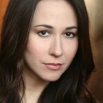 ลอร่า มาร์ติเนซ-คันนิงแฮม (Lora Martinez-Cunningham)