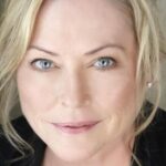 ลอรี ฮัลเลียร์ (Lori Hallier)