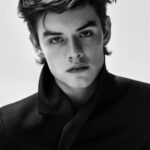 หลุยส์ พาร์ทริดจ์ (Louis Partridge)