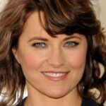 ลูซี่ ลอลเลส (Lucy Lawless)