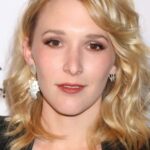 เมเดลีน ดิวช์ (Madelyn Deutch)