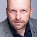 มาร์ค คริสโตเฟอร์ คอลลินส์ (Mark Christopher Collins)