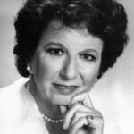 แมรี่ วิกส์ (Mary Wickes)