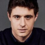 แม็กซ์ ไอรอนส์ (Max Irons)