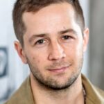 ไมเคิล อังการาโน (Michael Angarano)