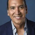 ไมเคิล เกรย์อายส์ (Michael Greyeyes)