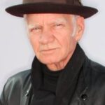 ไมเคิล เจ. พอลลาร์ด (Michael J. Pollard)