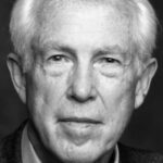 ไมเคิล เจ. เรย์โนลด์ส (Michael J. Reynolds)