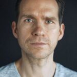 ไมเคิล คาร์ล ริชาร์ดส์ (Michael Karl Richards)