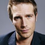 ไมเคิล วาร์แทน (Michael Vartan)