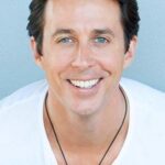 ไมค์ เมย์ฮอลล์ (Mike Mayhall)