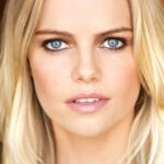 มิร์เซีย มอนโร (Mircea Monroe)