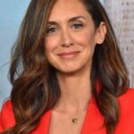 โมซาน นาวาบี (Mozhan Navabi)