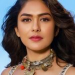มรุนาล ธากูร (Mrunal Thakur)
