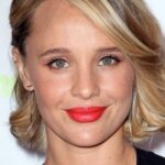 นาตาชา ลอริง (Natasha Loring)