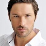 นีลส์ ฟาน จาร์สเฟลด์ (Neels Van Jaarsveld)