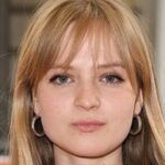 เนลล์ วิลเลียมส์ (Nell Williams)