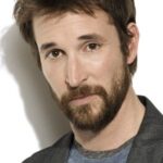 โนอาห์ ไวล์ (Noah Wyle)