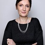 นอร่า ทูมีย์ (Nora Twomey)