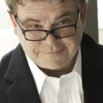 โอลิเวอร์ โคนันท์ (Oliver Conant)