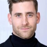 โอลิเวอร์ แจ็คสัน-โคเฮน (Oliver Jackson-Cohen)