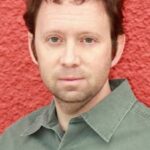 โอลิเวอร์ โรบินส์ (Oliver Robins)