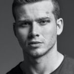 โอลิเวอร์ สตาร์ค (Oliver Stark)