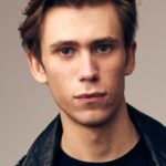 โอเว่น ทีเก้ (Owen Teague)