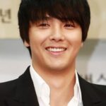 ปาร์ค ยองฮา (Park Yong-ha)