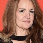 พอล่า นีเดิร์ต เอลเลียต (Paula Niedert Elliott)