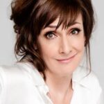 พอลลีน แมคลินน์ (Pauline McLynn)