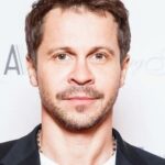 พาเวล เดเรเวียนโก (Pavel Derevyanko)