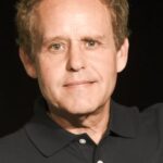 ปีเตอร์ แม็คนิโคล (Peter MacNicol)