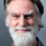 ปีเตอร์ แม็คควีน (Peter MacQueen)