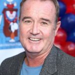 ปีเตอร์ ร็อบบินส์ (Peter Robbins)